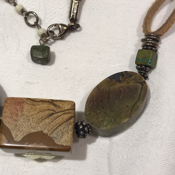 “Tryna”brand suede and stone necklace - Picture 7 of 9